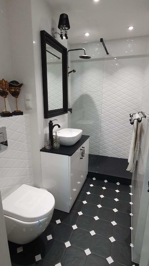 Apartament Twarda Apartment วอร์ซอ ภายนอก รูปภาพ